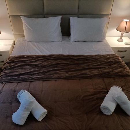 Modern Comfy Apartment Athena Bagian luar foto