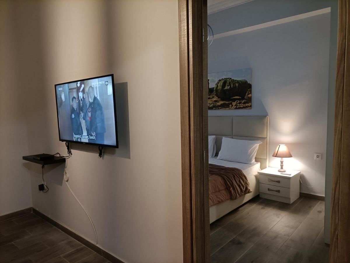 Modern Comfy Apartment Athena Bagian luar foto