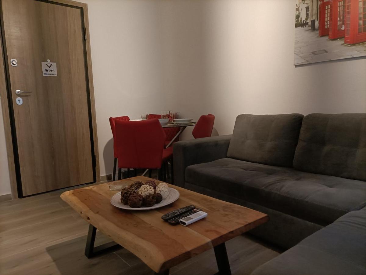 Modern Comfy Apartment Athena Bagian luar foto