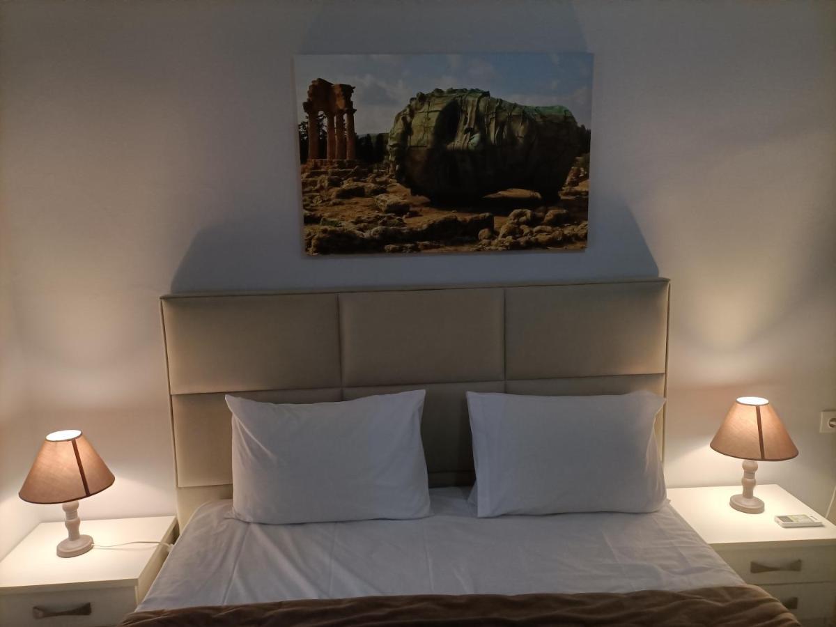 Modern Comfy Apartment Athena Bagian luar foto