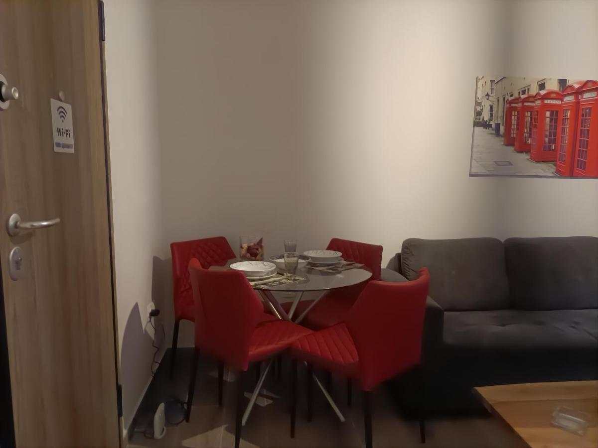 Modern Comfy Apartment Athena Bagian luar foto