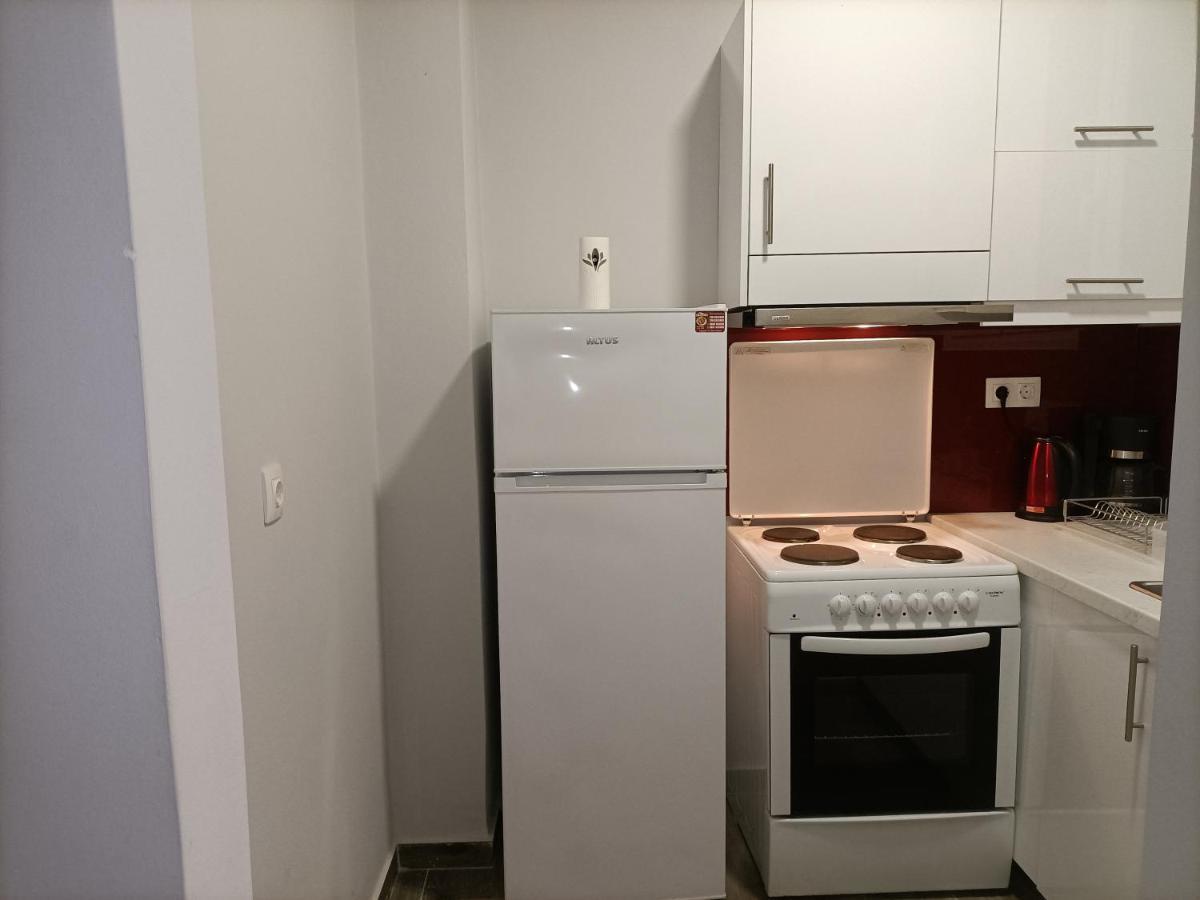 Modern Comfy Apartment Athena Bagian luar foto