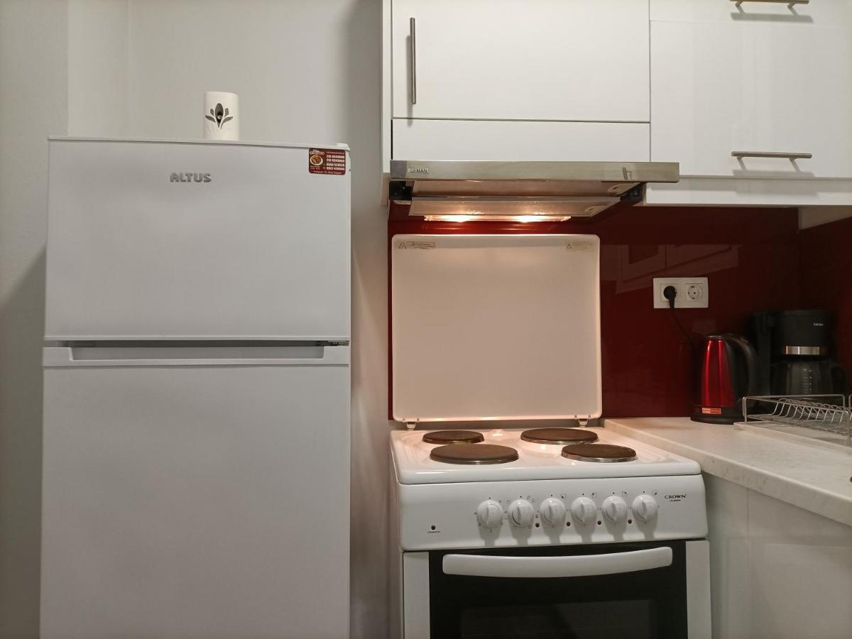 Modern Comfy Apartment Athena Bagian luar foto
