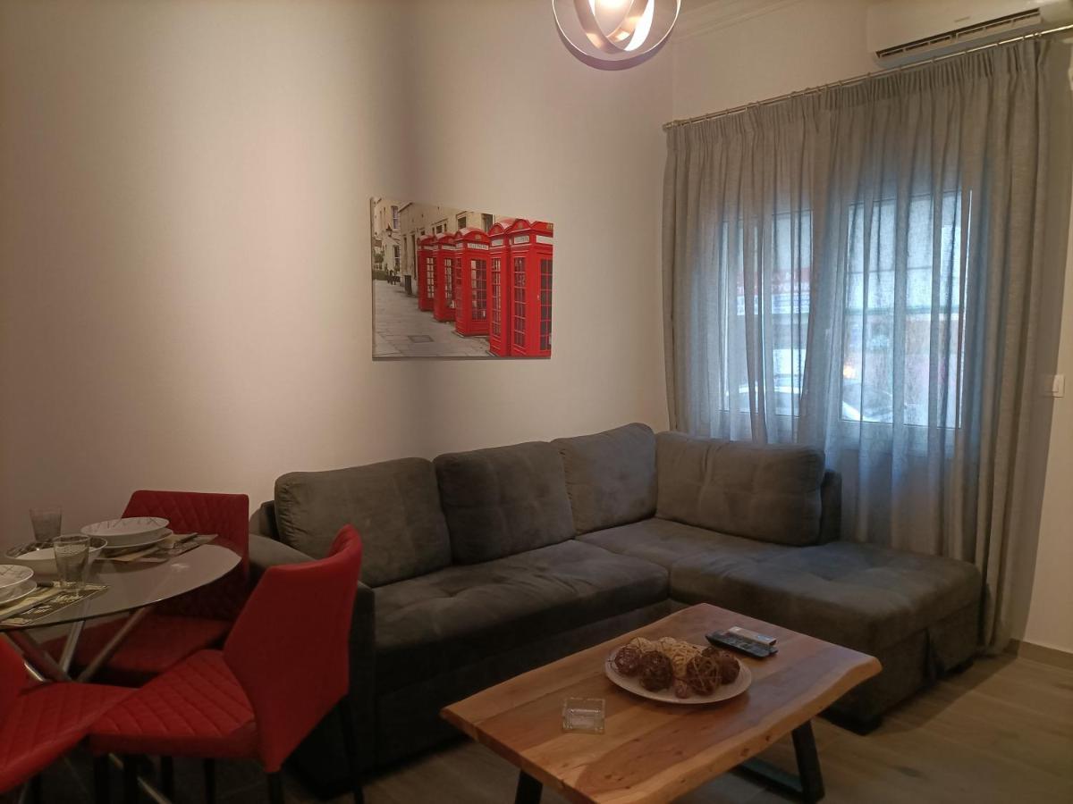 Modern Comfy Apartment Athena Bagian luar foto
