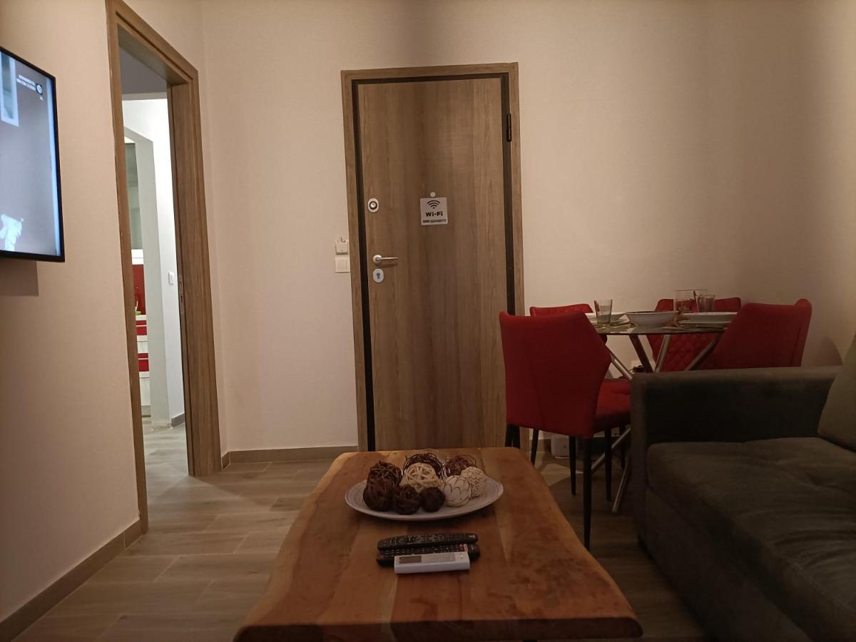 Modern Comfy Apartment Athena Bagian luar foto