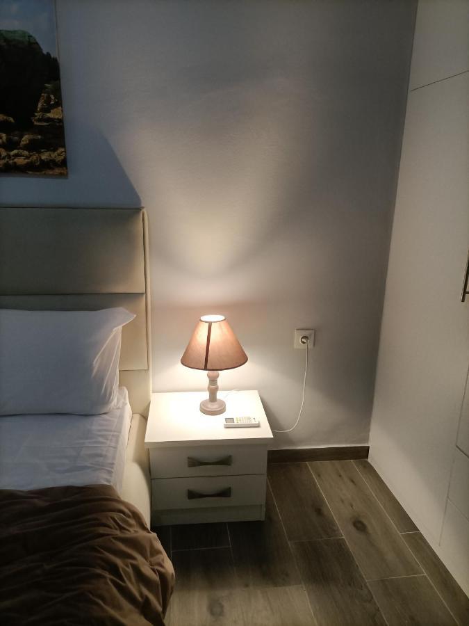 Modern Comfy Apartment Athena Bagian luar foto