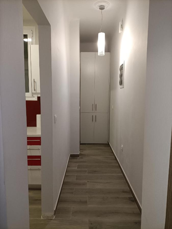 Modern Comfy Apartment Athena Bagian luar foto